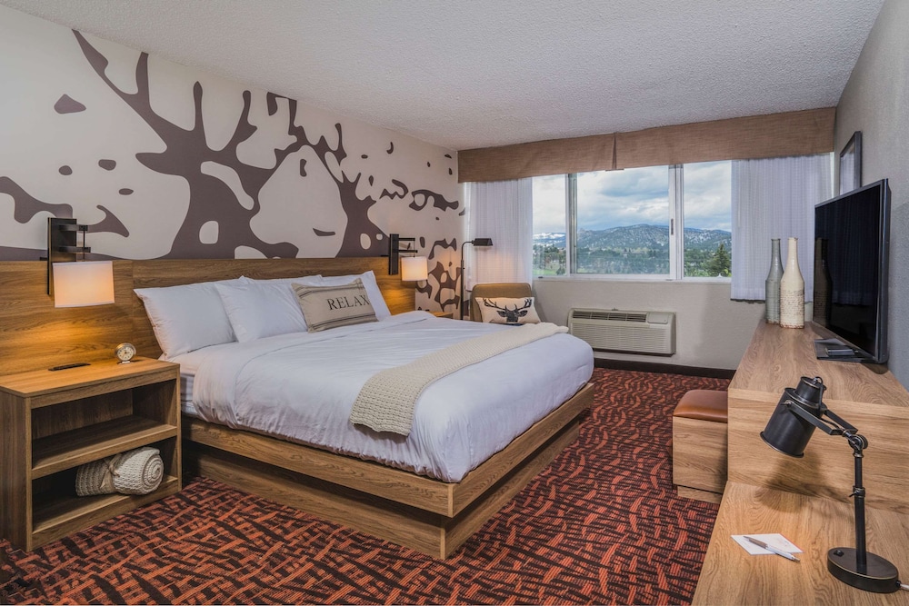 Holiday Inn Estes Park 22/84