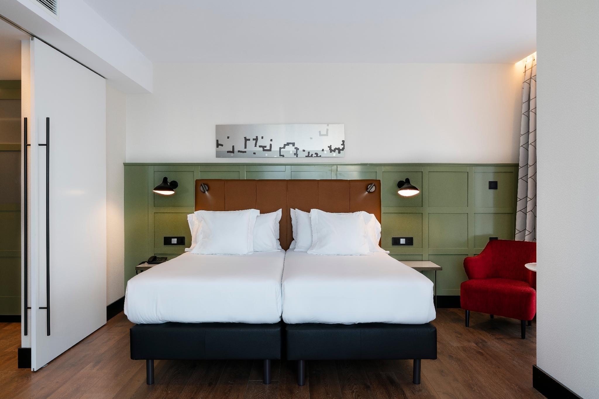 Junior Suite, 2 Double Beds, Guggenheim View