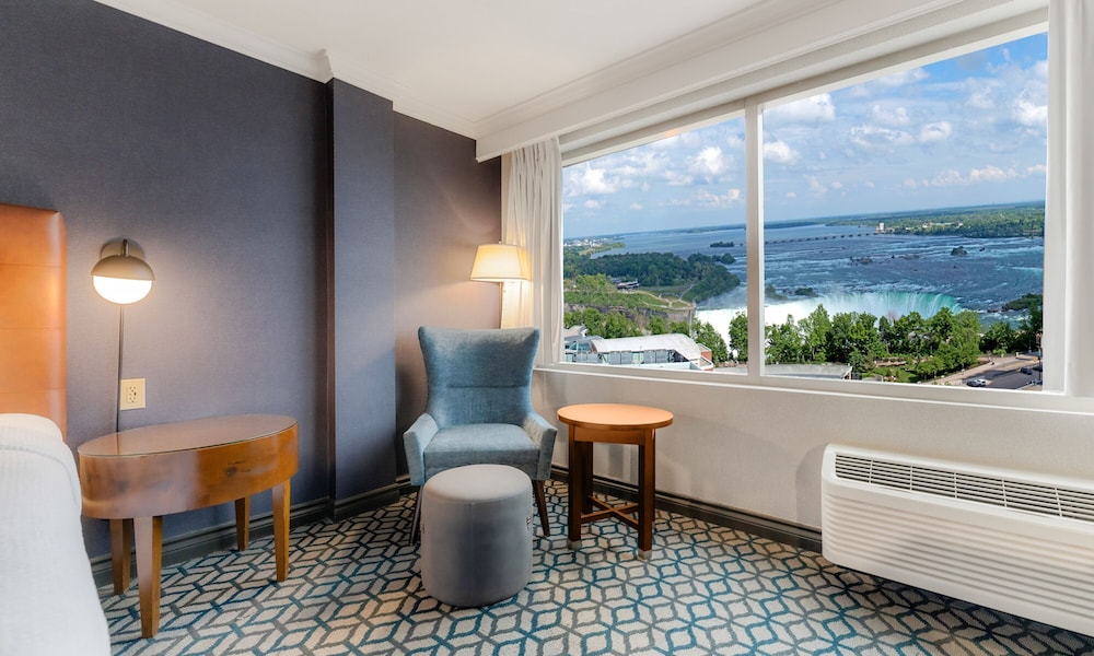 Wyndham Grand Fallsview Hotel 33/65