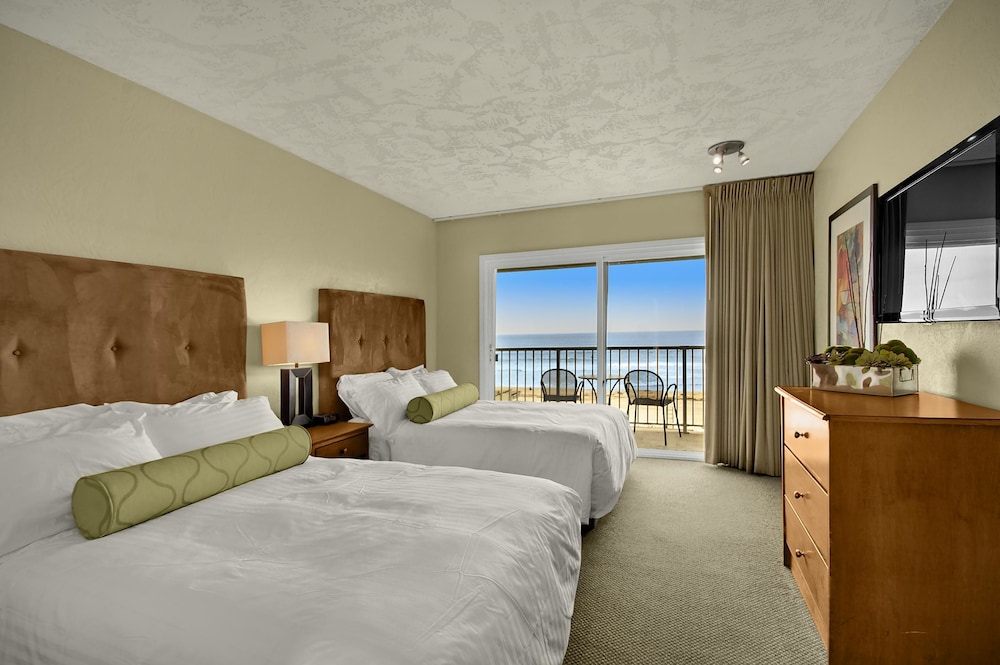STANDARD, 2 DOUBLE BEDS, PARTIAL OCEAN VIEW