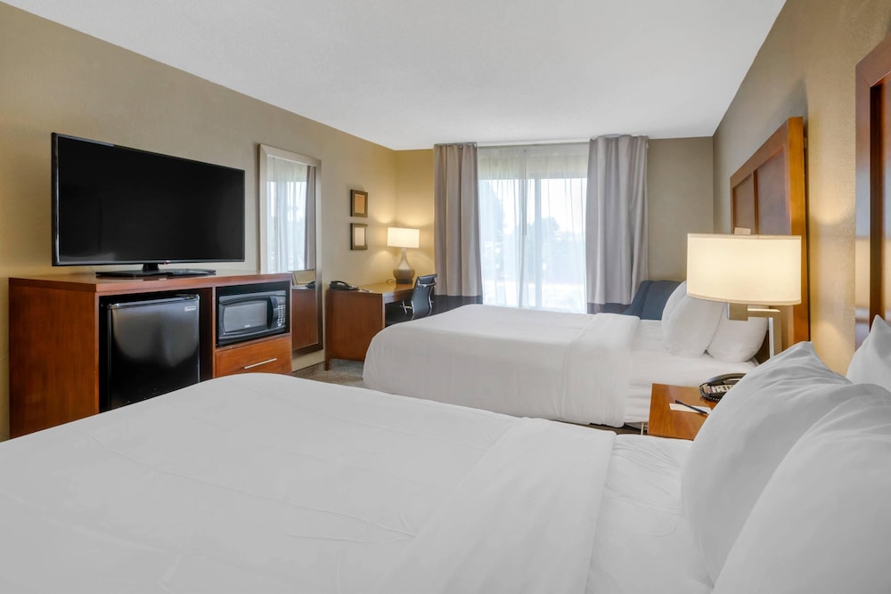 STANDARD, 2 QUEEN BEDS