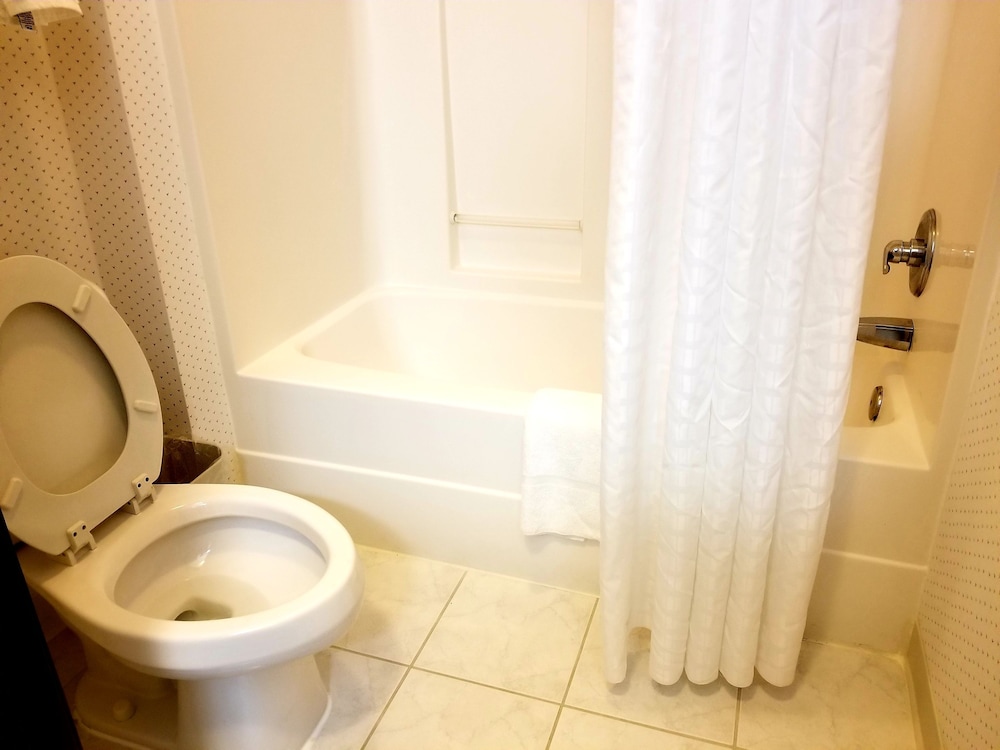Rodeway Inn Urbana Champaign University Area 21/33