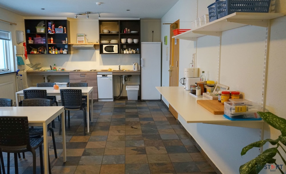 START HOSTEL 56/67