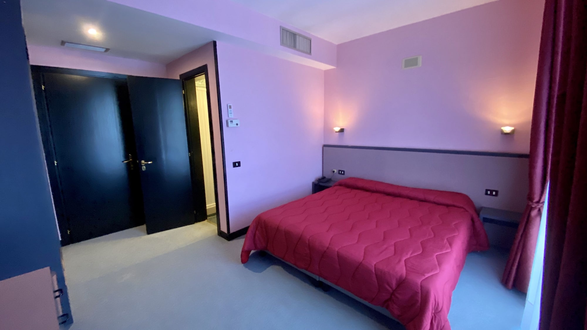 Room, Double Bed