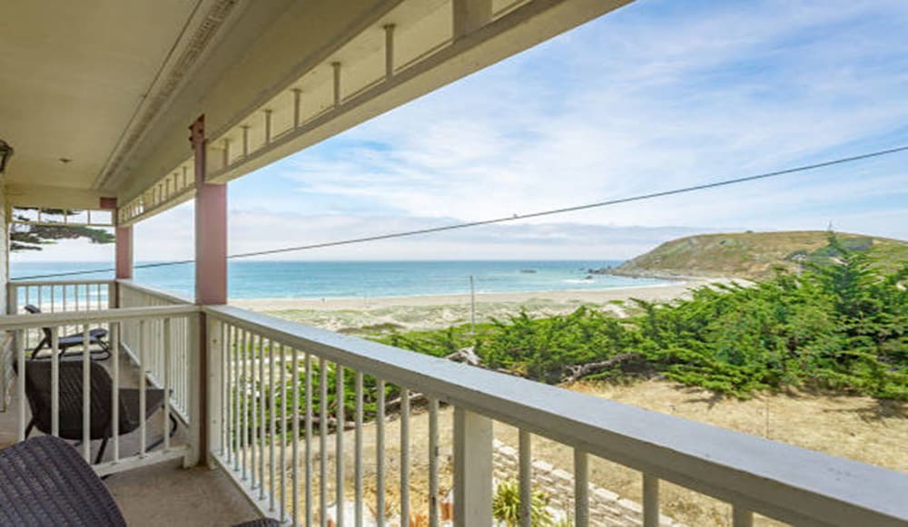 Pacifica Beach Hotel 47/56