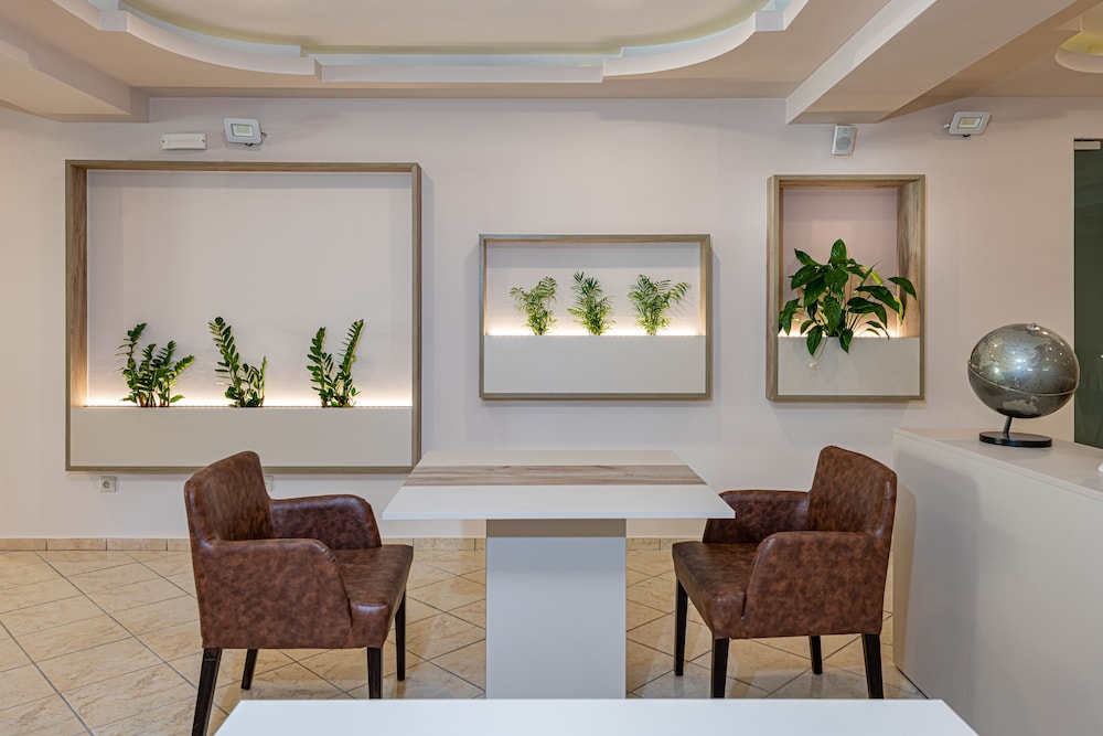 Varres Hotel 28/50