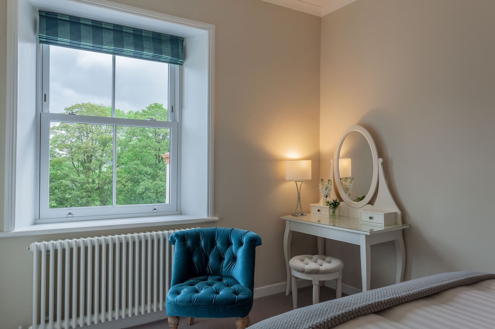Mansion House Llansteffan 18/32