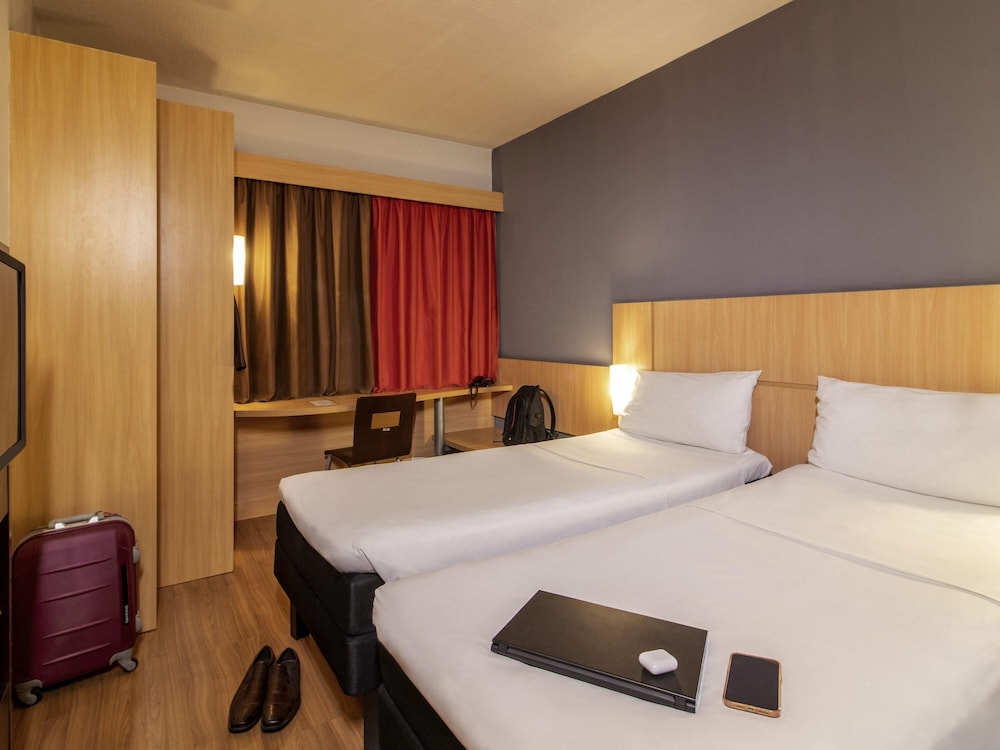 Ibis Petrolina 15/50