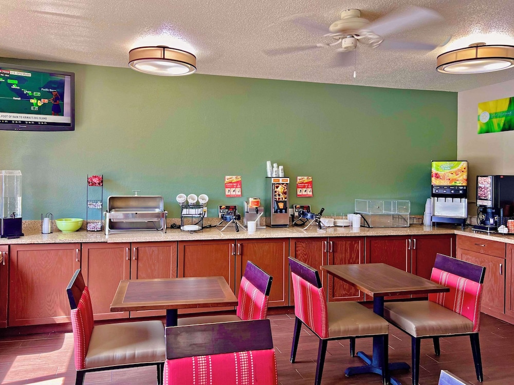 Quality Inn & Suites Green Bay - Ashwaubenon 32/50