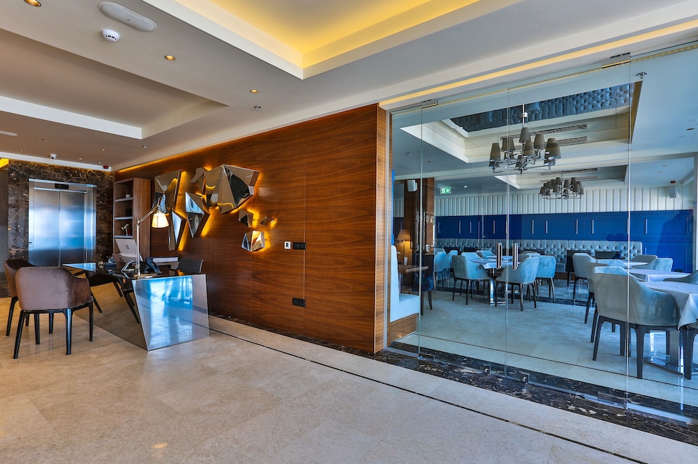 Lobby at CALIFORNIA by Aycon - Adults Only, Sveti Stefan