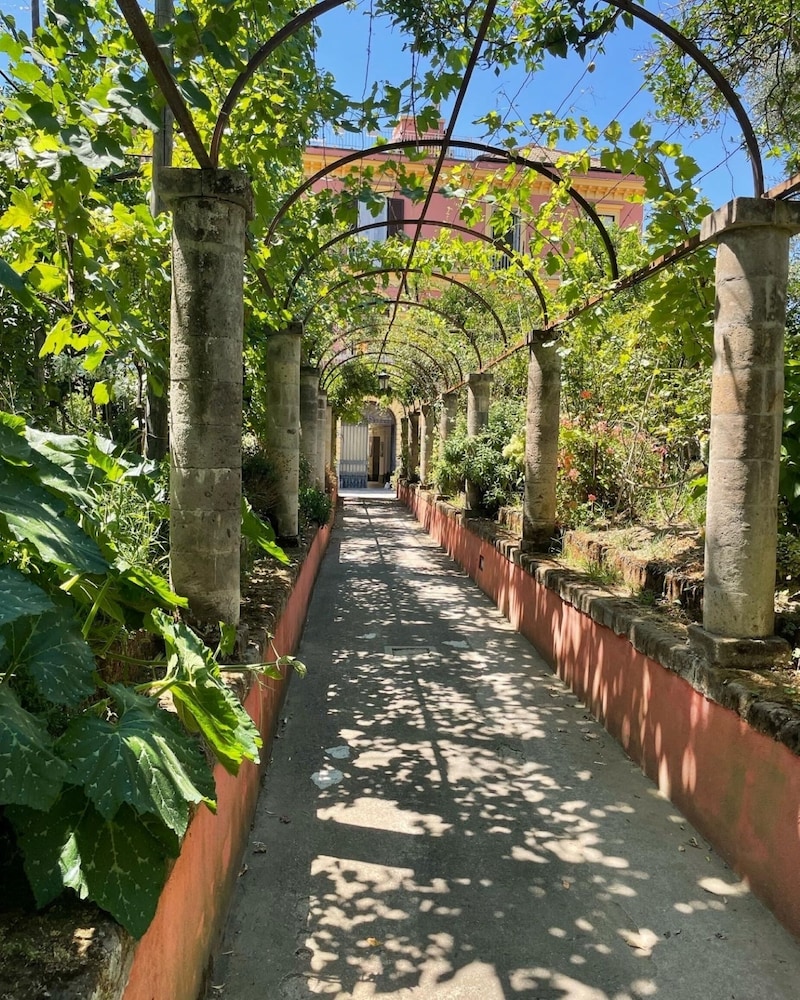 The Secret Garden Relais 62/66