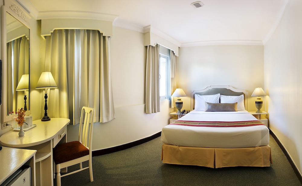 Royal Rattanakosin Hotel 27/63