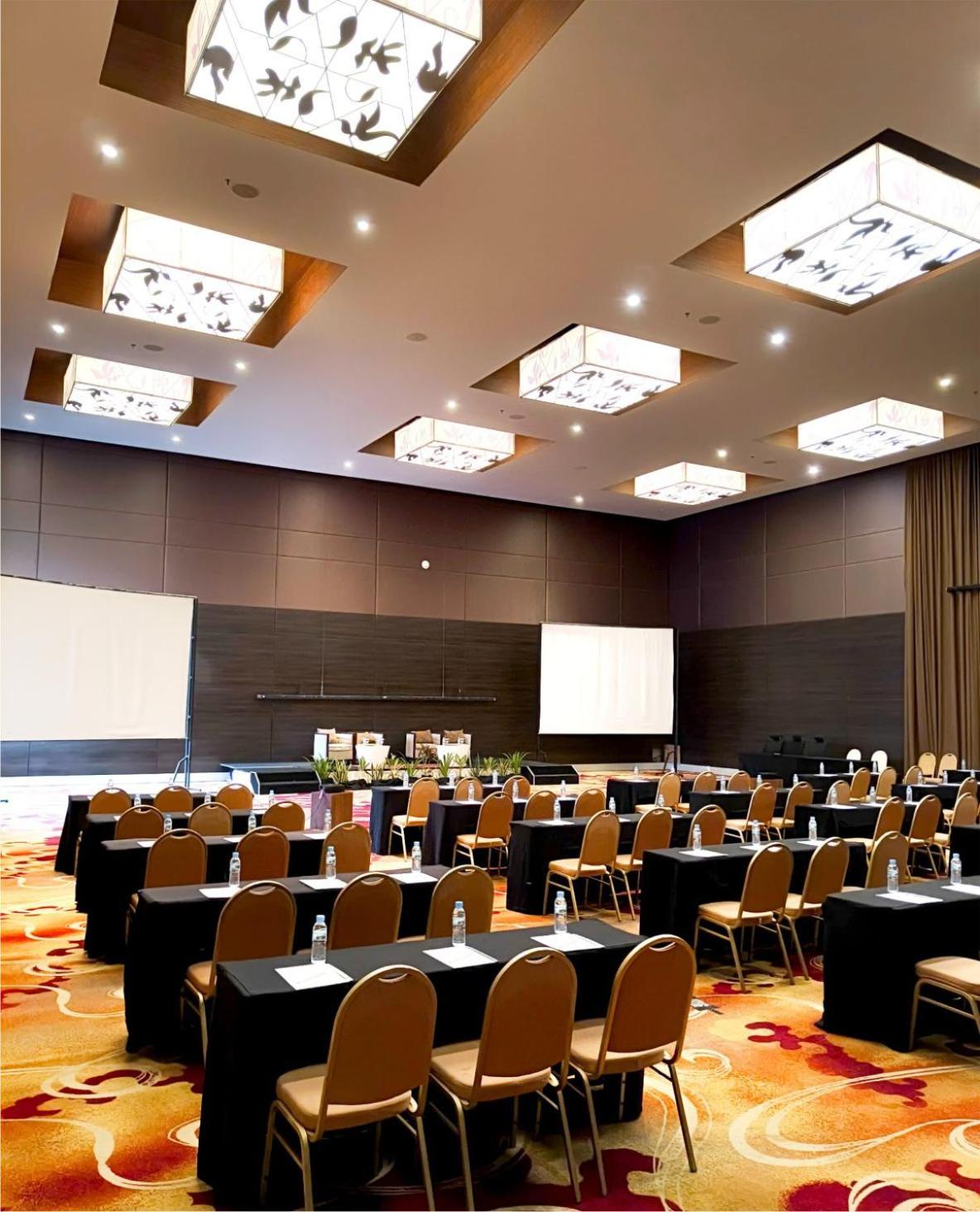 Soll Marina Hotel And Conference Center Bangka 42/47