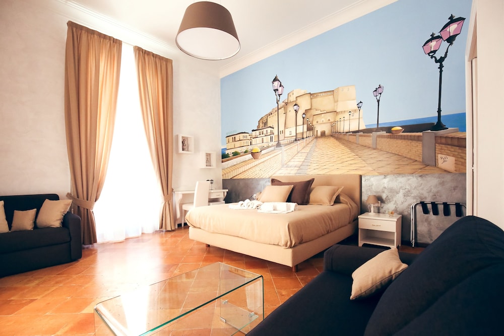 DELUXE, SUITE