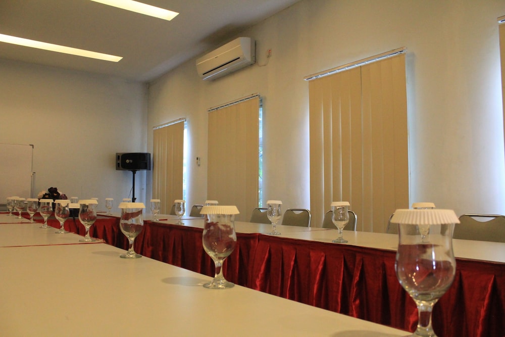 Hotel Tilamas Juanda 51/63