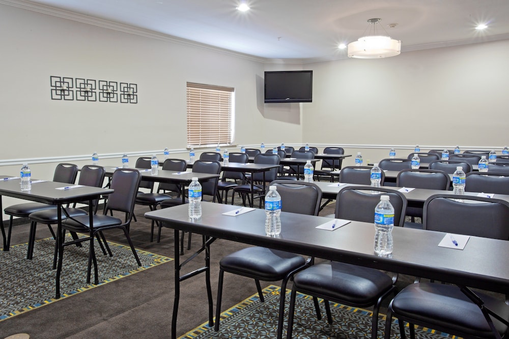 Candlewood Suites Houston Westchase Westheimer 30/39