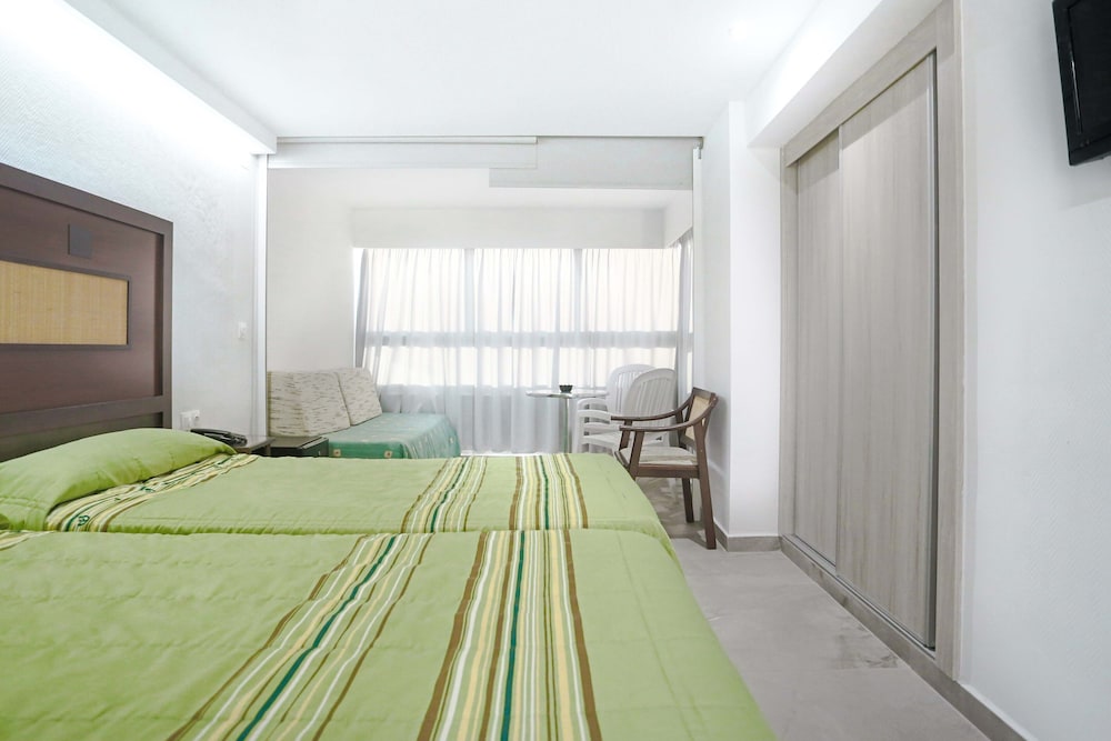 Hotel Benikaktus 6/47