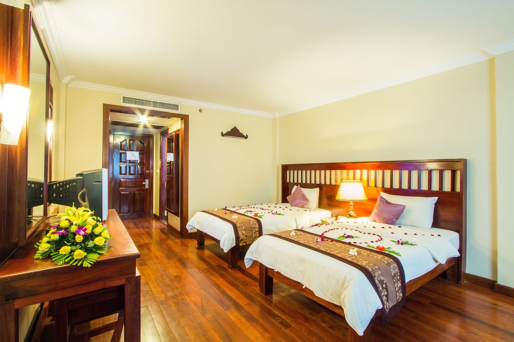 Royal Empire Hotel 14/50