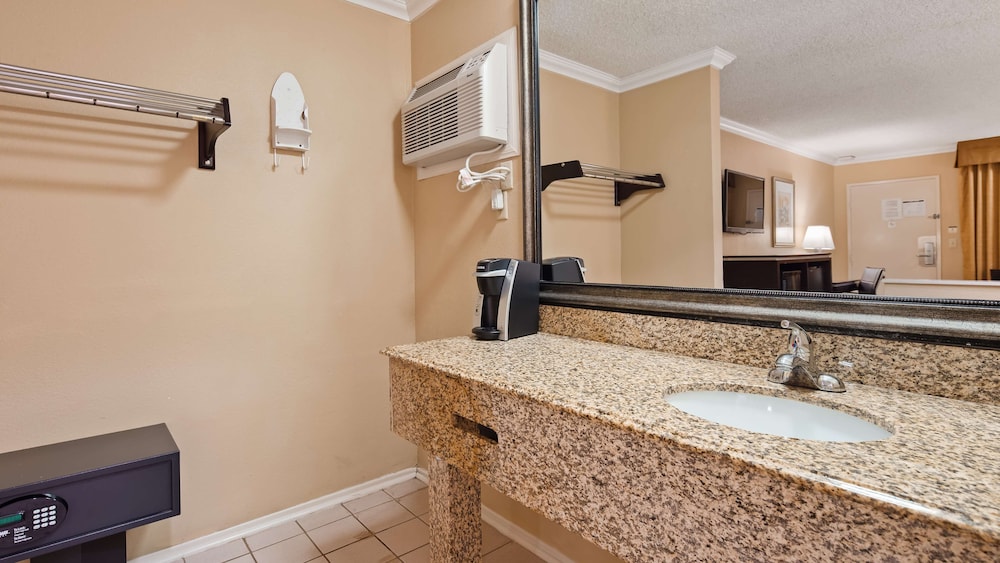 Best Western Courtesy Inn - Anaheim Park Hotel 17/31