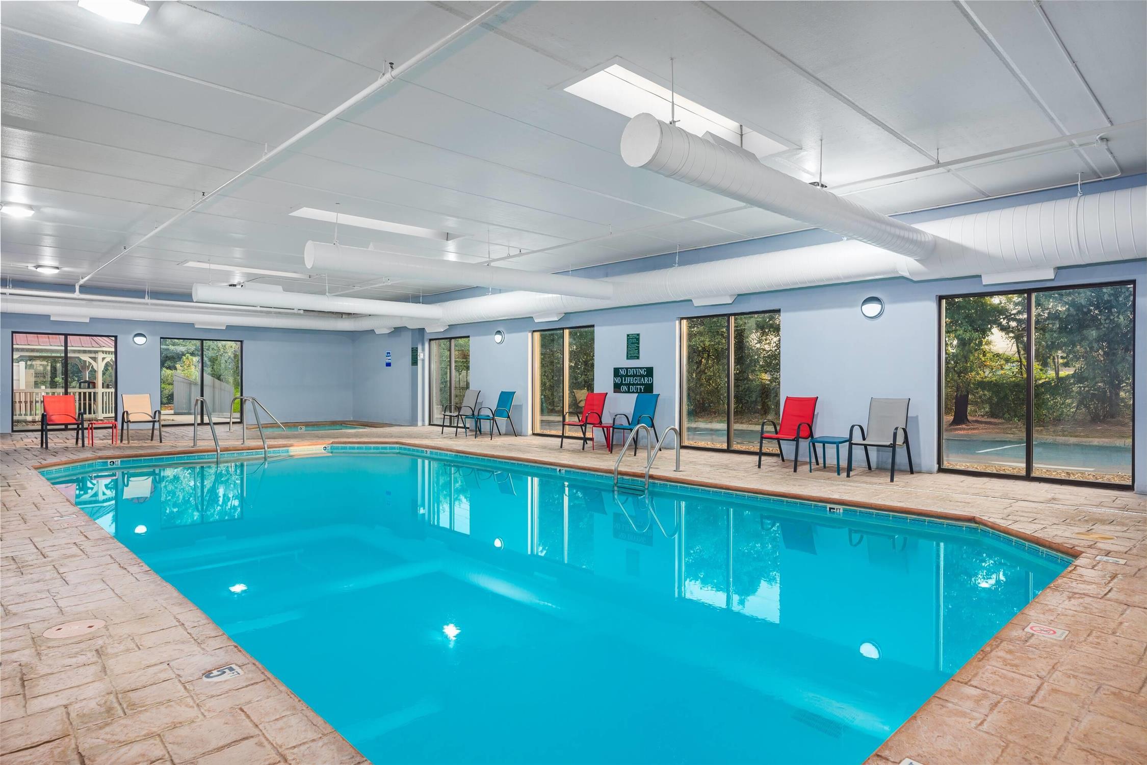 La Quinta Inn Suites Clarksville 32/59