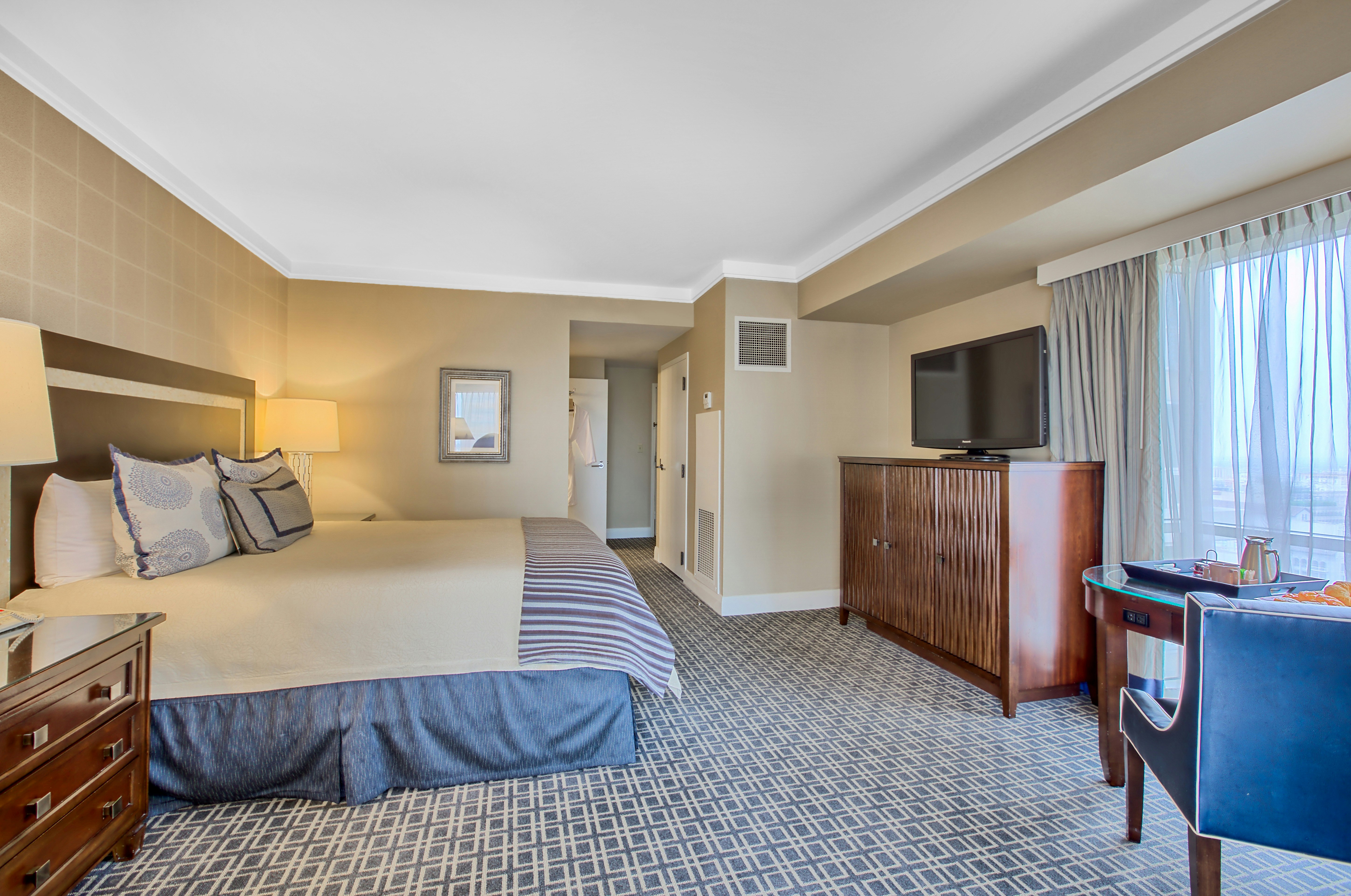 Omni Los Angeles Hotel At California Plaza 30/81