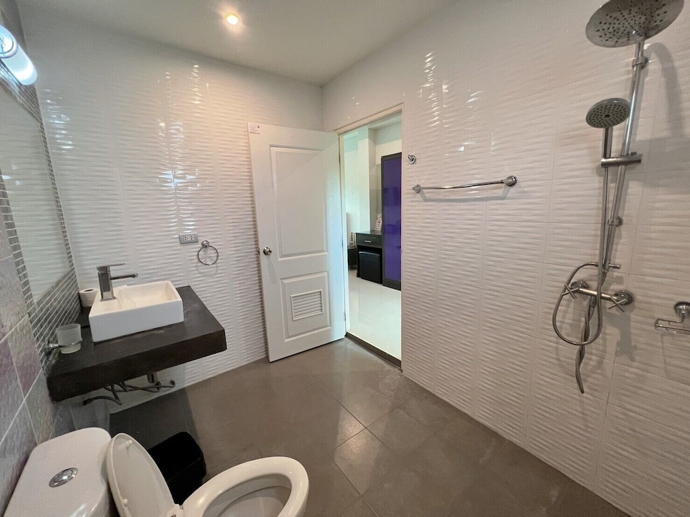 The Serenity Resort 25/70