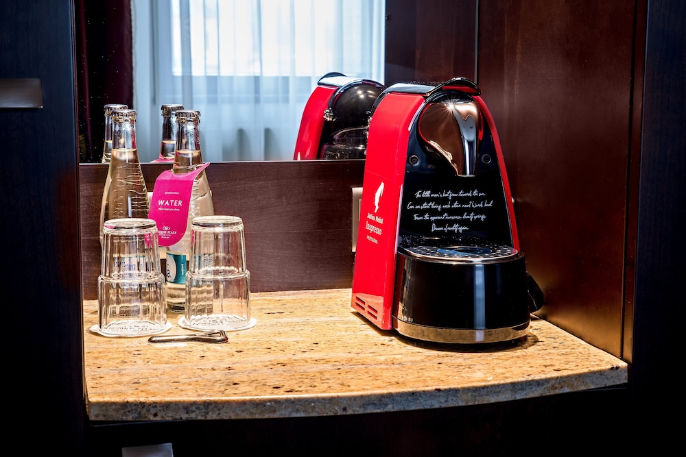 CROWNE PLAZA BRATISLAVA 63/74