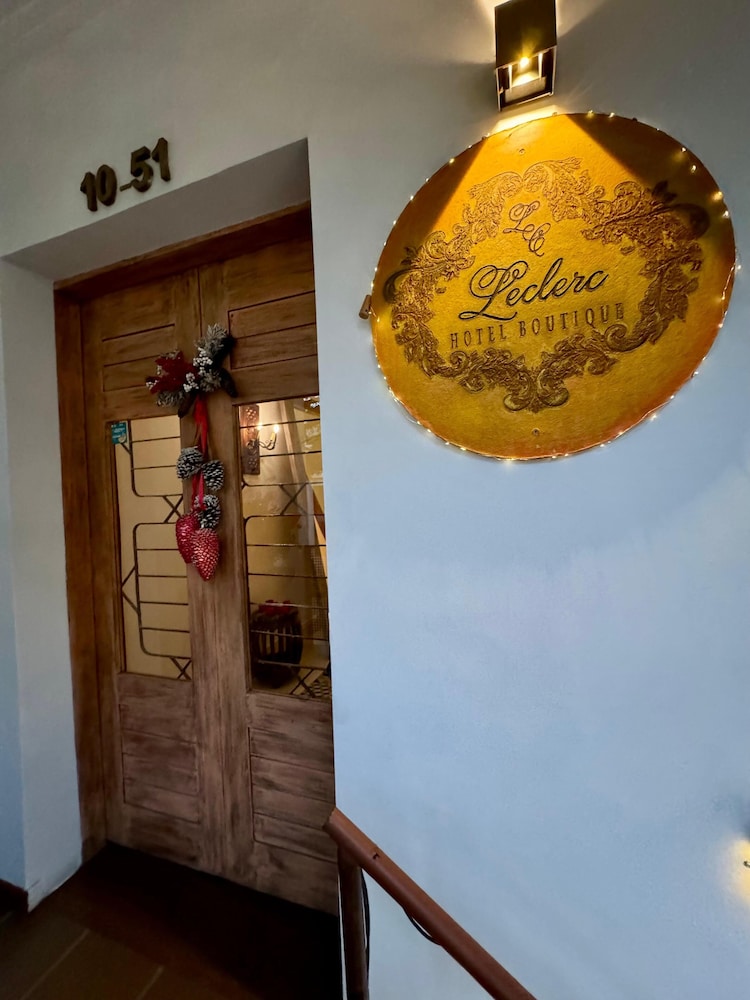 LECLERC HOTEL BOUTIQUE 42/70