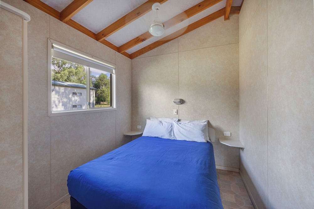 Cabin, 1 Double and 2 Bunk Beds