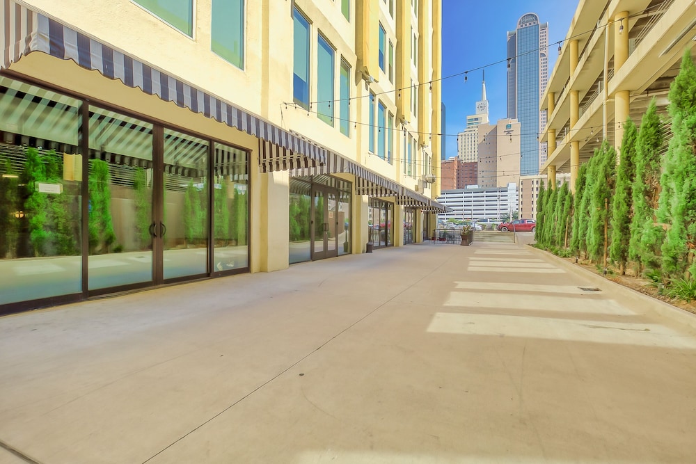 Luxury Downtown Dallas Stay by Amyfinehouse 44/50
