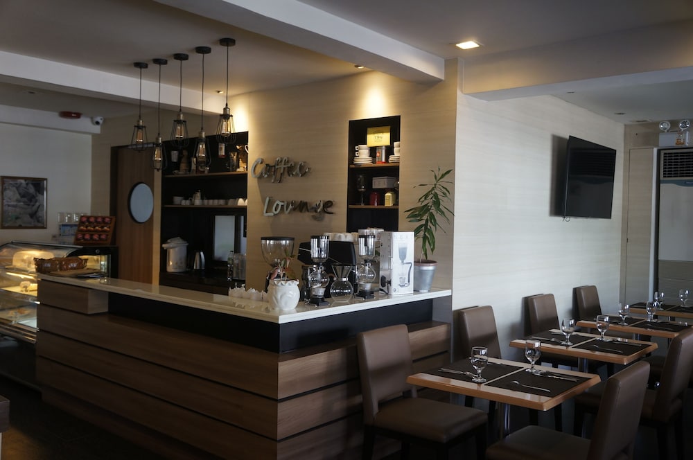 Tacloban Plaza Hotel 40/51