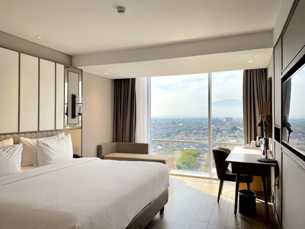 Swiss-Belhotel Solo 15/57