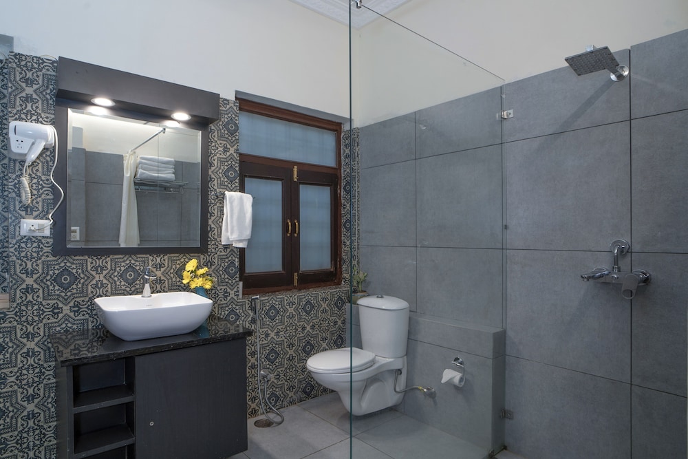 Hotel Swaroop Vilas 48/49