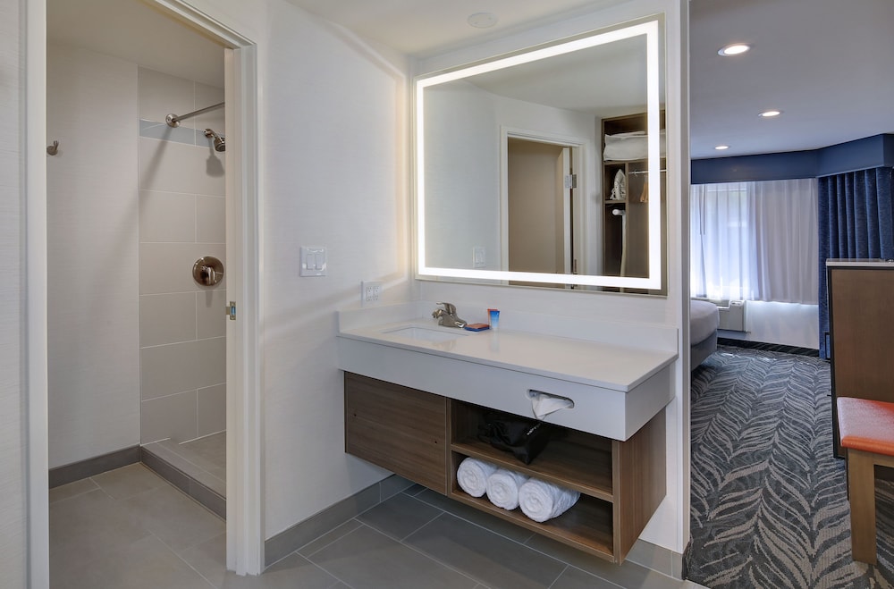 Tropicana Inn Suites 17/28