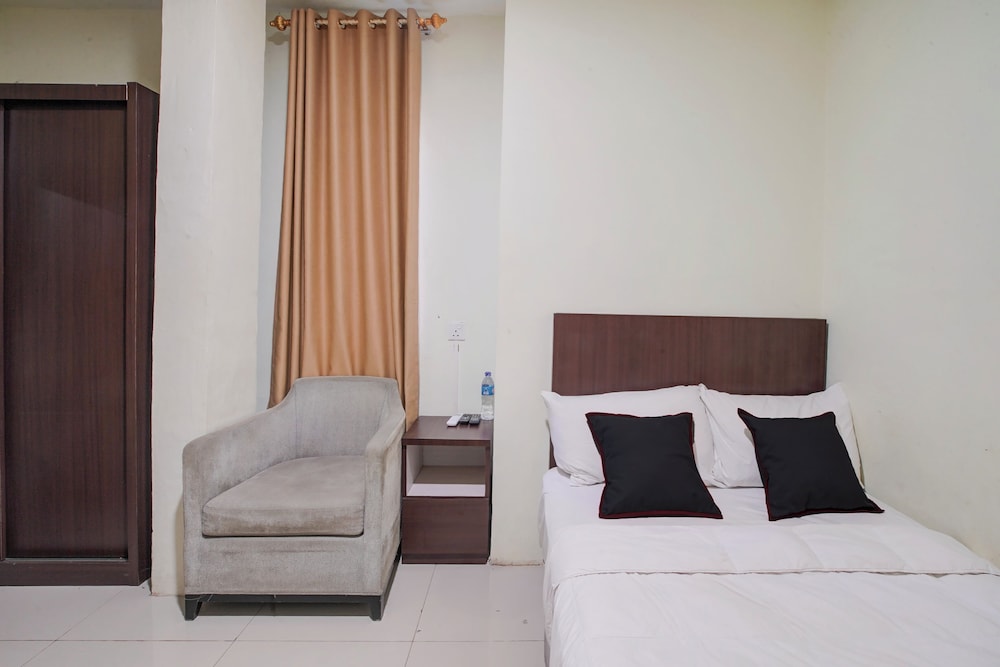 Collection O near Harbour Bay Mall formerly Kansa Hotel 26/37