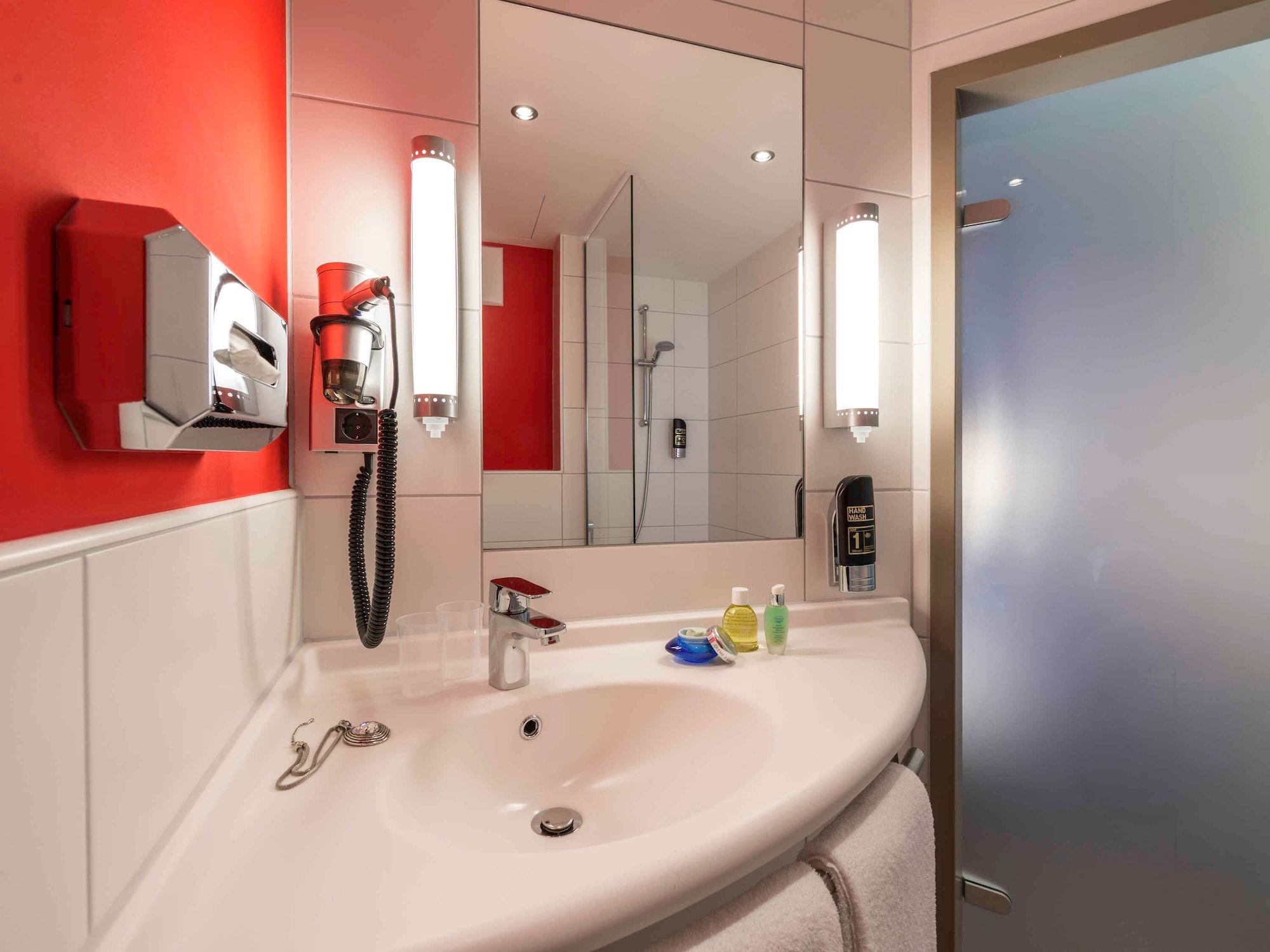 غرفة بسريرين منفصلين، Ibis Muenchen City Ost 2/2