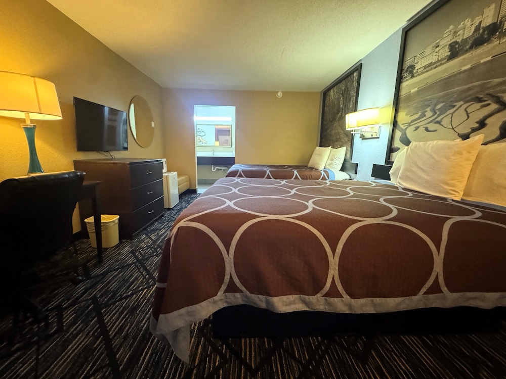 Super 8 by Wyndham Lakeland 20/41