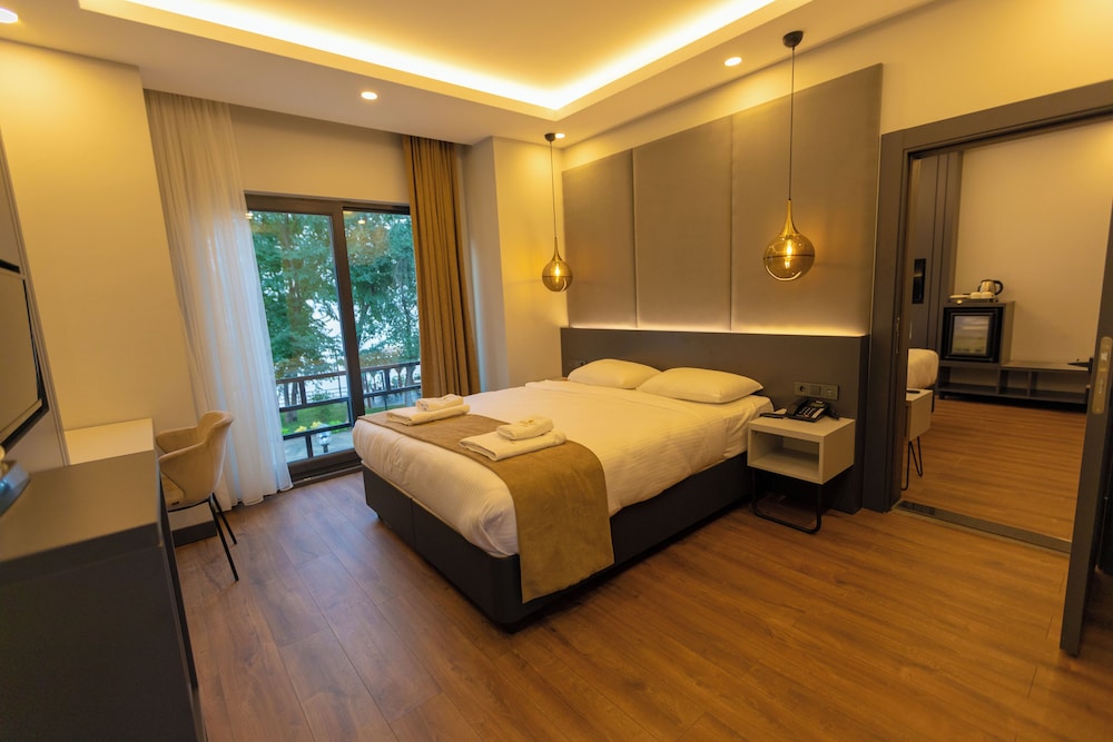 Economy, 1 Double and 1 Single Bed