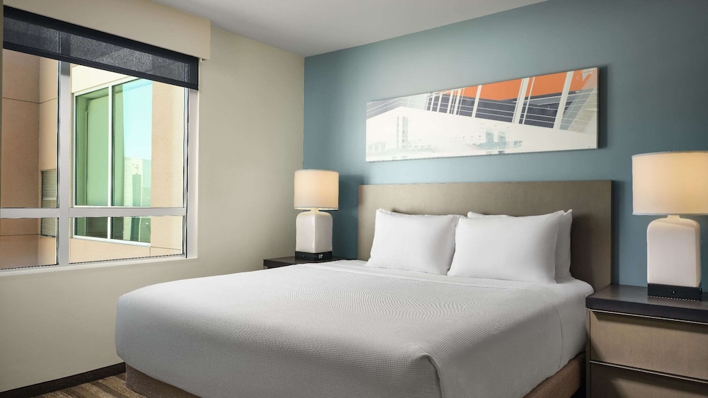 Hyatt House LA University Medical Center 14/48