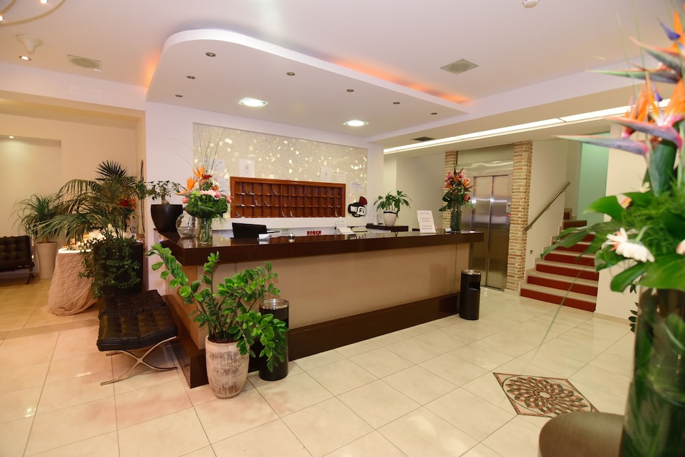 Dionisos Hotel 8/46