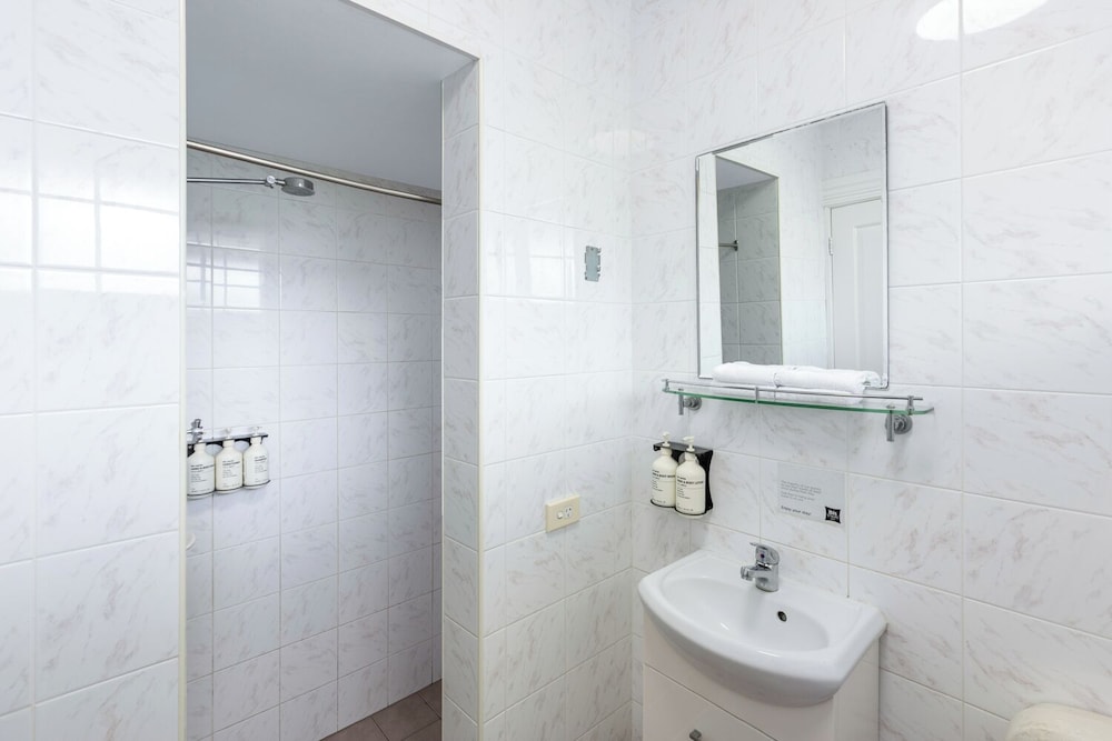 Ibis Styles Albany 57/59