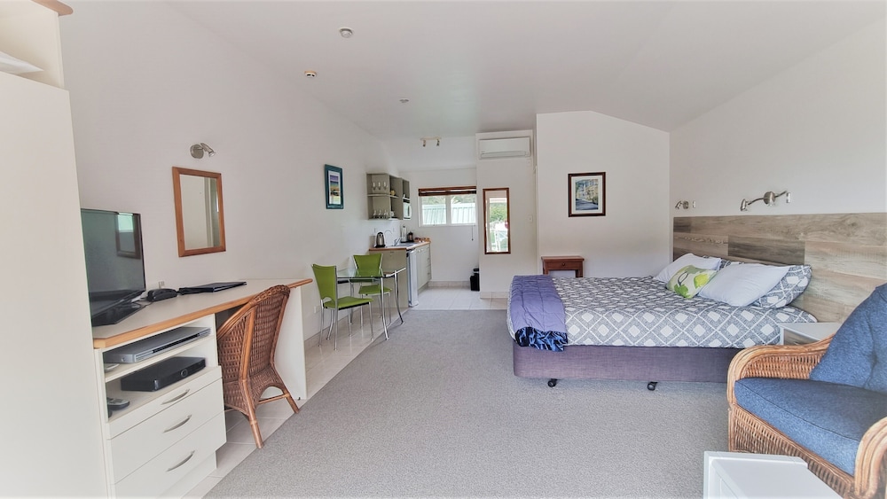 Admirals View Lodge 19/56
