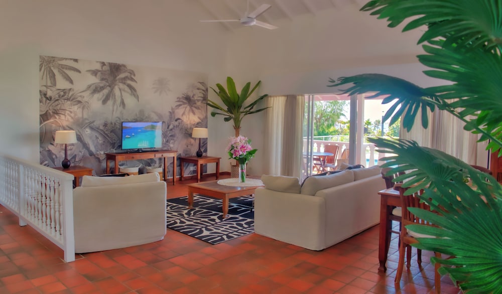 Esmeralda Resort 58/81