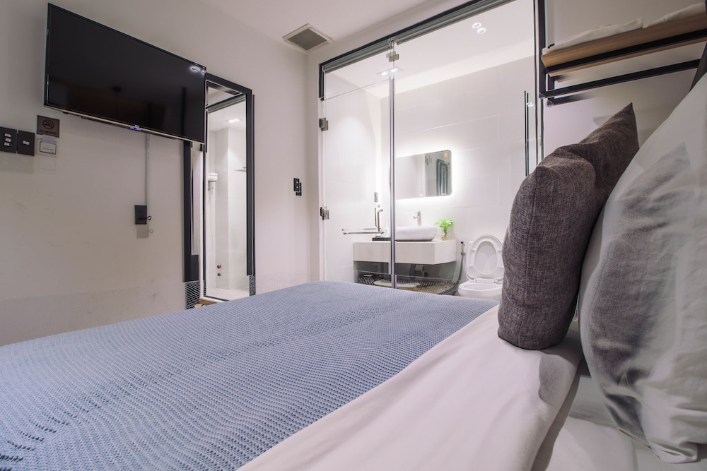 Chill Suites Saigon 12/27