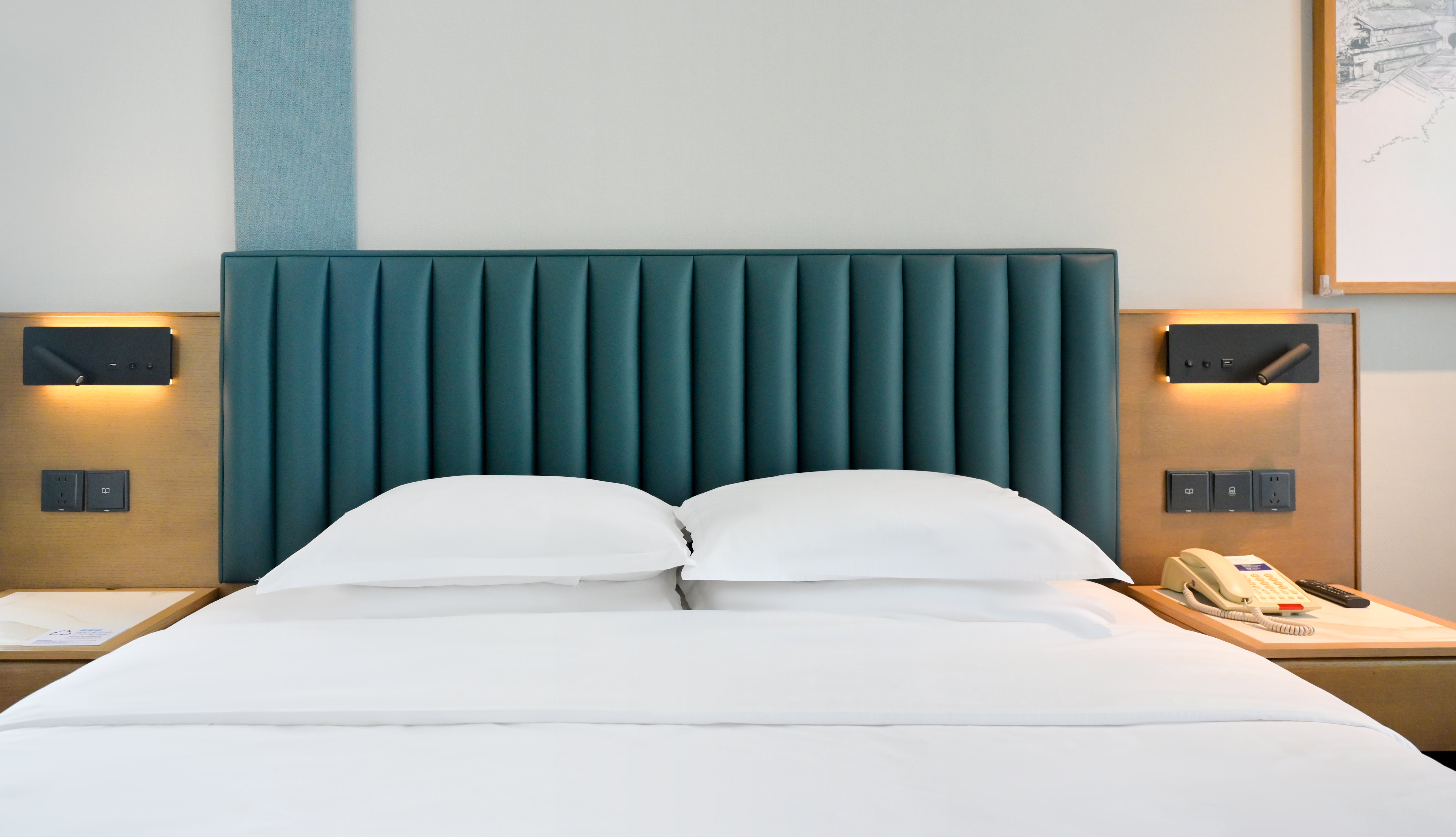 Standard, Queen Bed
