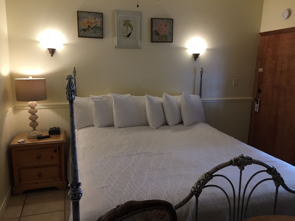 Seacrest Inn 27/42