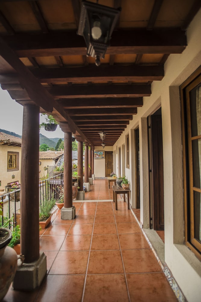 Hotel Mansion Del Rey 34/42