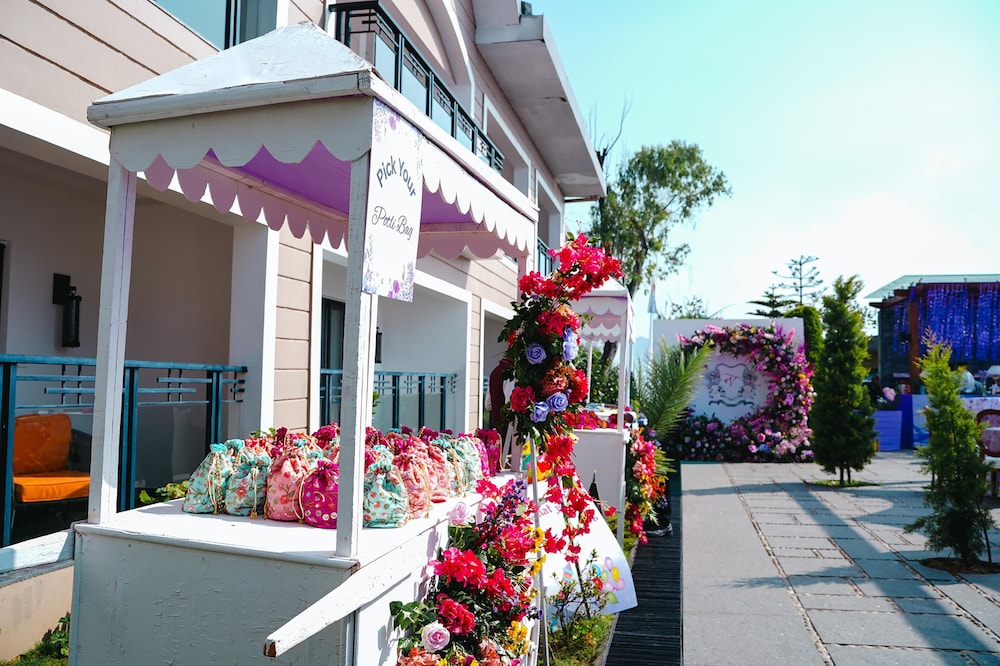 Radisson Blu Resort Dharamshala 2/79