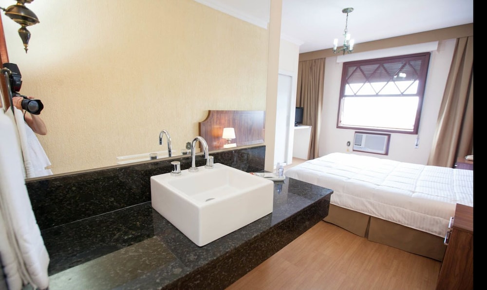 Vacance Hotel 48/50