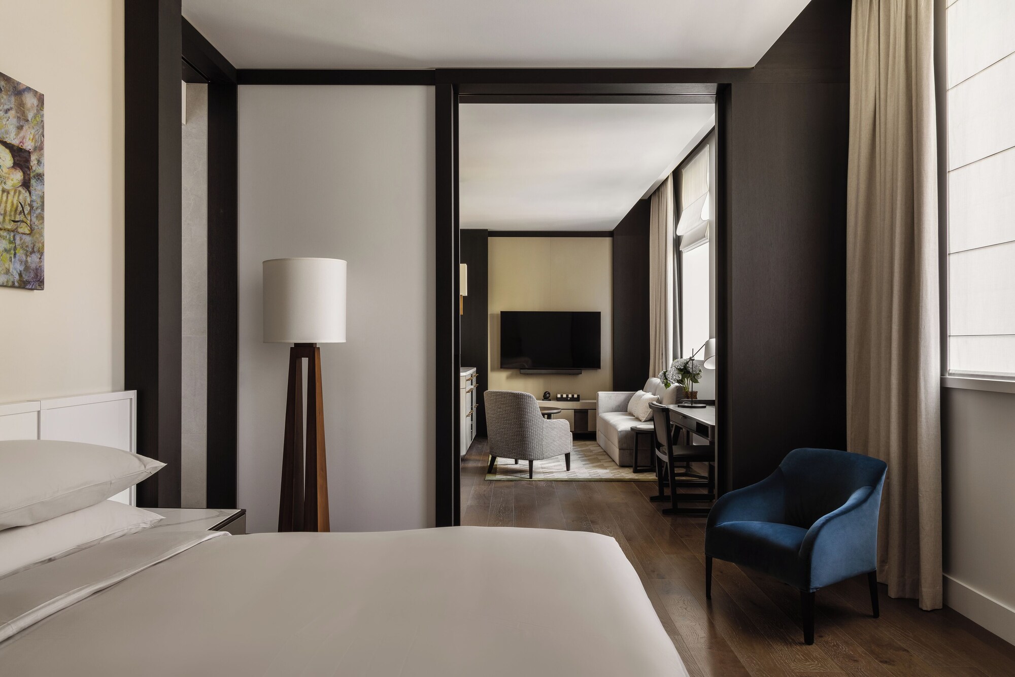 DELUXE, SUITE, KING BED, ACCESSIBLE